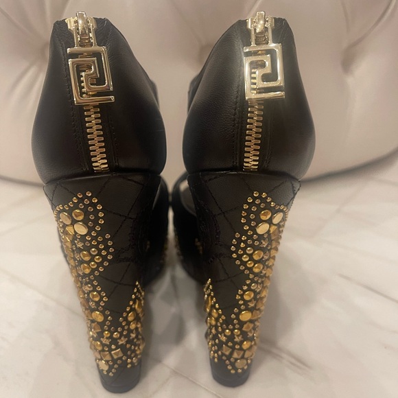 Authentic Versace wedges - Picture 13 of 13
